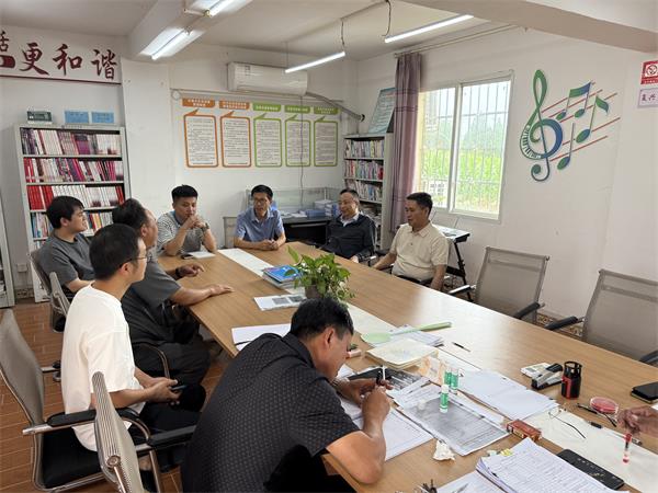1751854739782717.jpg 党办 谢院长农村面貌改善 - 副本.jpg
