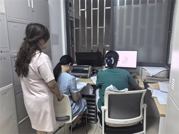 医务科  内江市出生医学证明管理专家组莅临我院.png