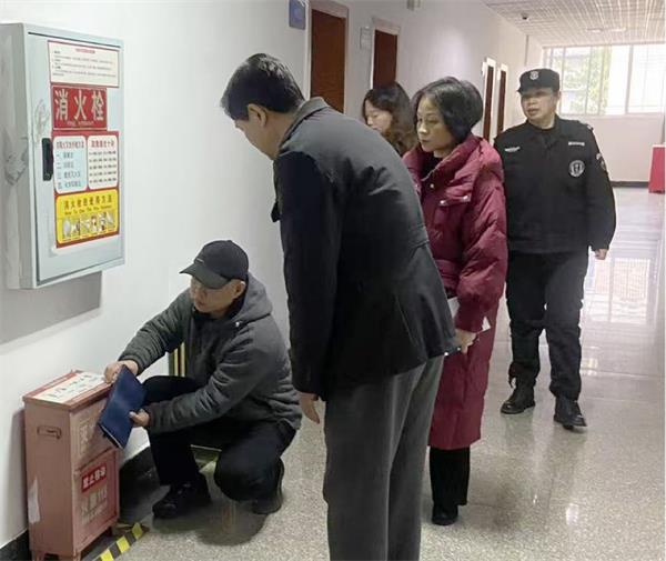 1770370416379684.png 院办 谢院长带队检查.png