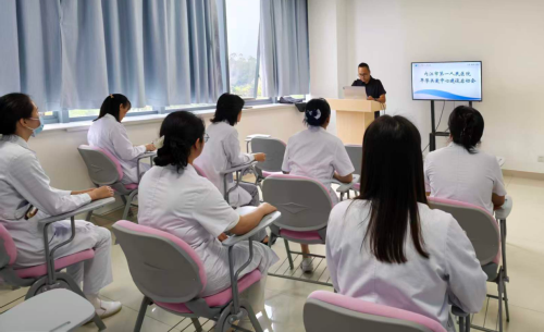 医务部  早孕关爱中心建设启动会.png